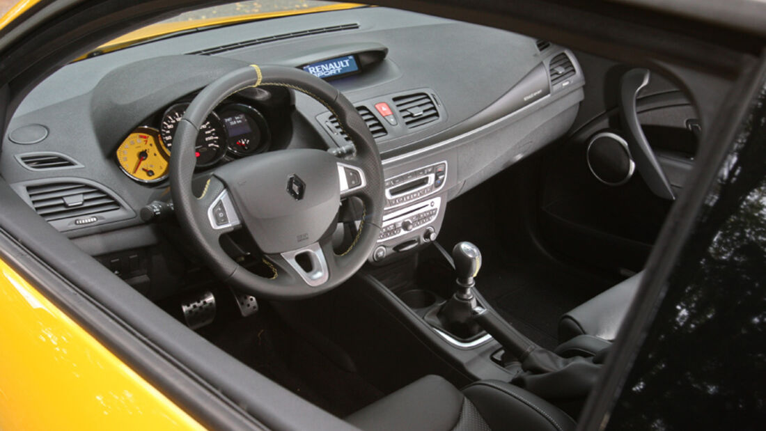 Renault Megane R.S. Trophy, Cockpit