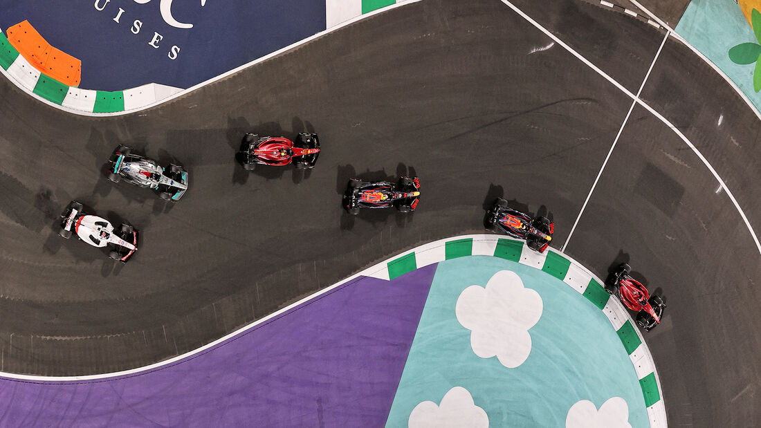 Restart - Formel 1 - GP Saudi Arabien 2022 - Rennen