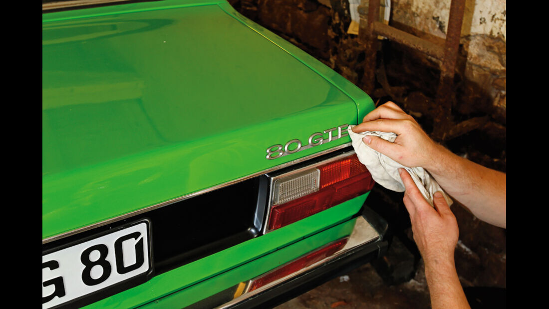 Restaurierung Audi 80 GTE, Heck, Emblem