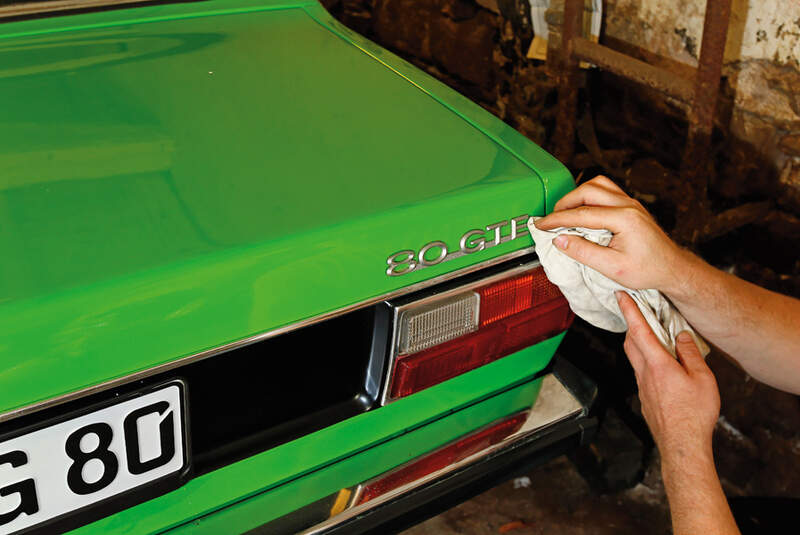 Restaurierung Audi 80 GTE, Heck, Emblem