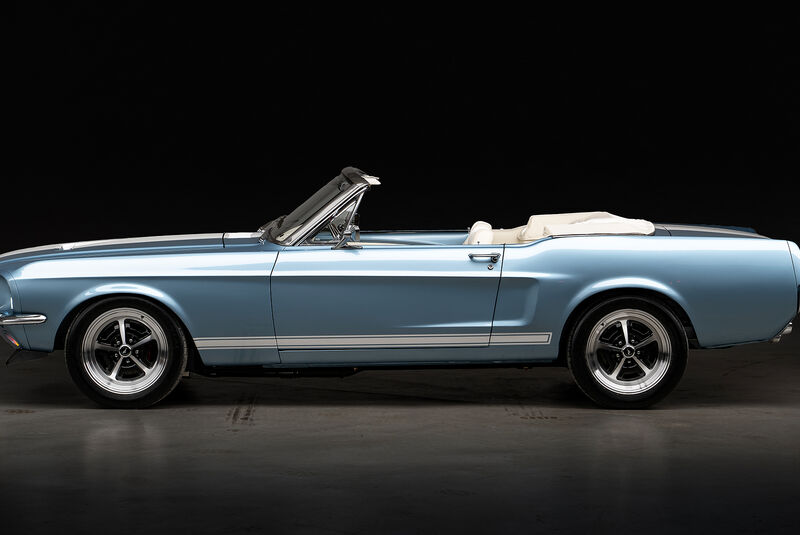 Restomod Mustang Cabrio 1967 Velocity mit offenem Verdeck