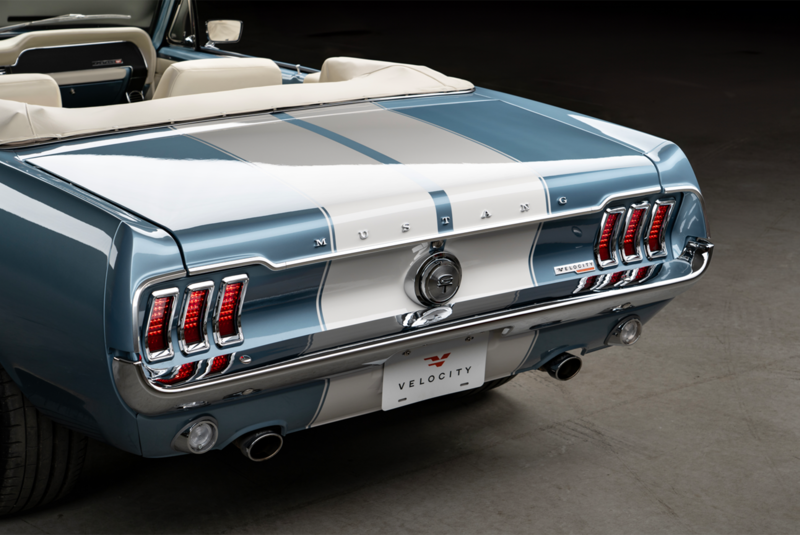 Restomod Mustang Cabrio 1967 Velocity mit offenem Verdeck