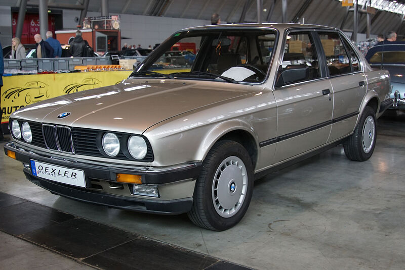 Retro Classics 2023 Markt BMW E30 316