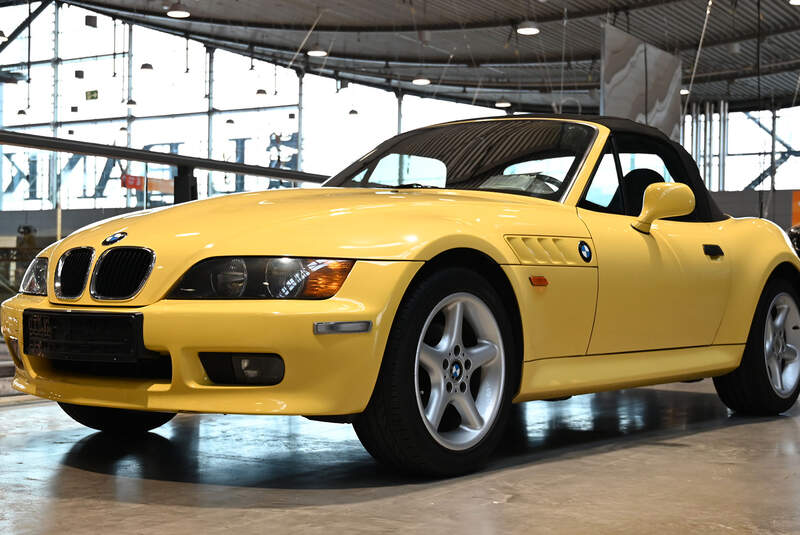 Retro Classics Stuttgart 2026 Marktrundgang BMW Z3
