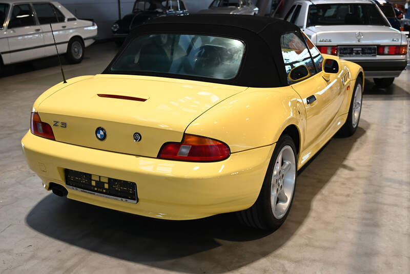 Retro Classics Stuttgart 2026 Marktrundgang BMW Z3