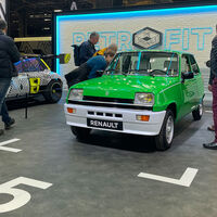 Retromobile 2023 Paris Oldtimer Messe Renault 5 Retrofit Elektro-Umbau