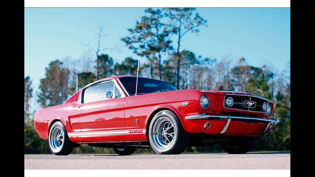Revology Ford Mustang