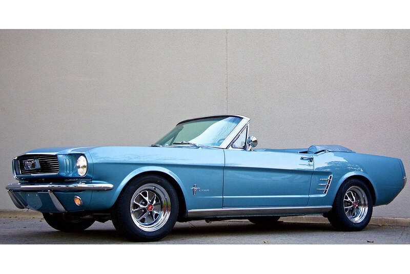 Revology Ford Mustang