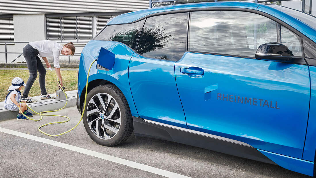Rheinmetall-Ladebordstein-mit-BMW-i3-article169Gallery-4d4d0bb8-1952049.jpg