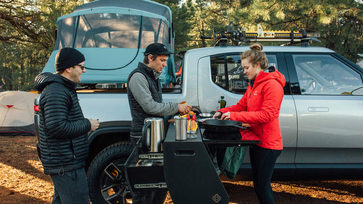 Elektro Pickup Rivian R1t Das Erste Serienauto Rollt Vom Band Auto Motor Und Sport