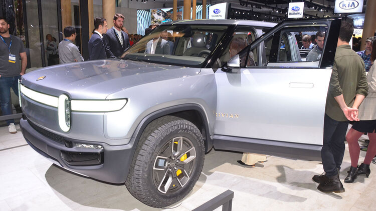 Elektro Pickup Rivian R1t Das Erste Serienauto Rollt Vom Band Auto Motor Und Sport