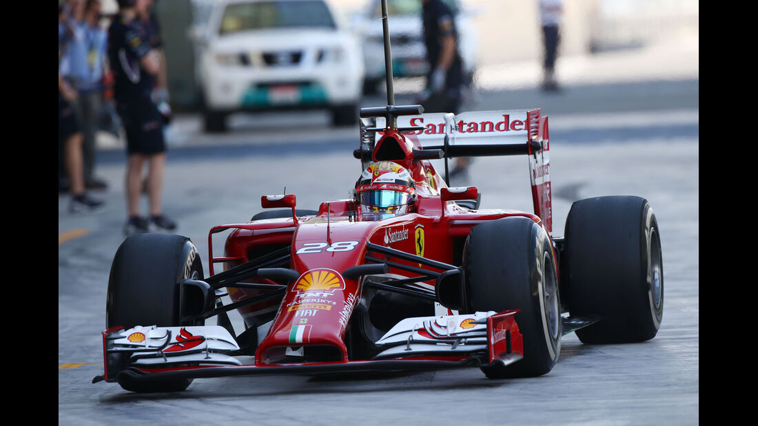 Roberto Merhi - Ferrari - Formel 1 - Test - Abu Dhabi - 26. November 2014