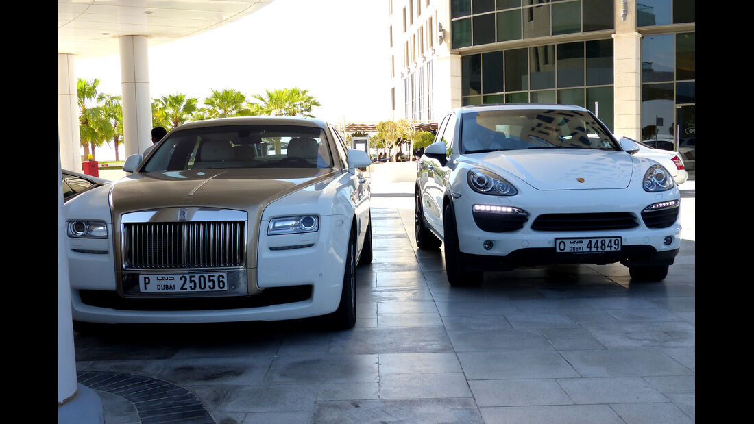 Rolls Royce Ghost & Porsche Cayenne - F1 Abu Dhabi 2014 - Carspotting