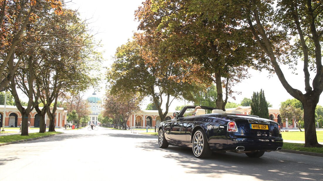 Rolls-Royce Phantom Drophead Cabrio, Wien, Zentralfriedhof