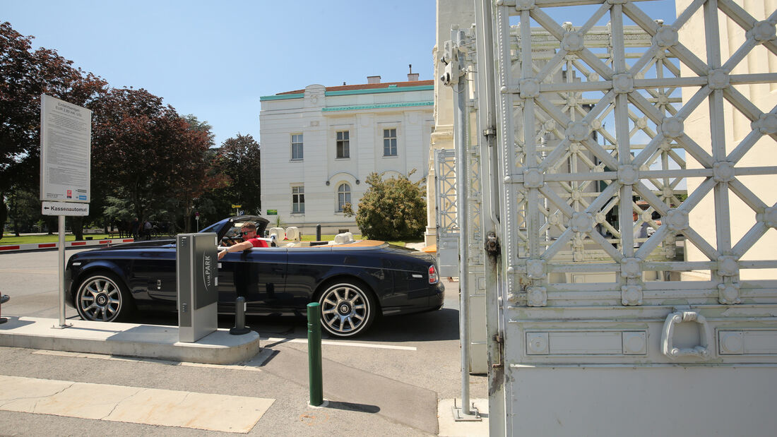 Rolls-Royce Phantom Drophead Cabrio, Wien, Zentralfriedhof