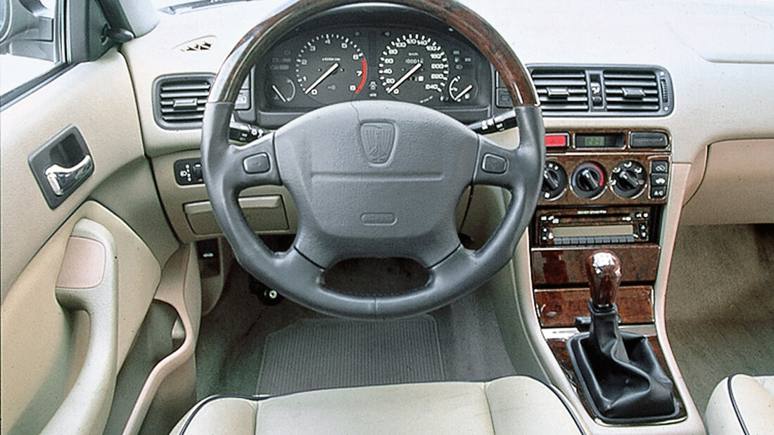 Rover 600, Cockpit