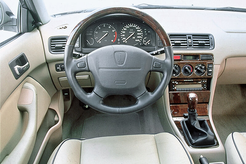 Rover 600, Cockpit