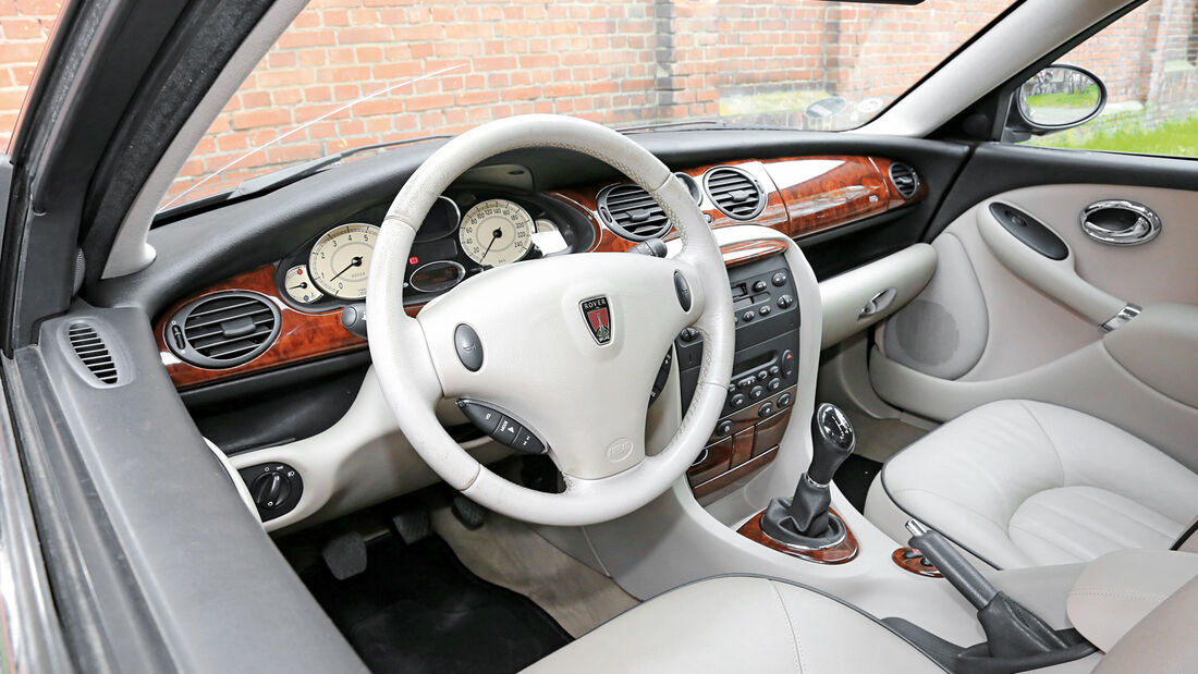 Rover 75 2.5 V6, Cockpit