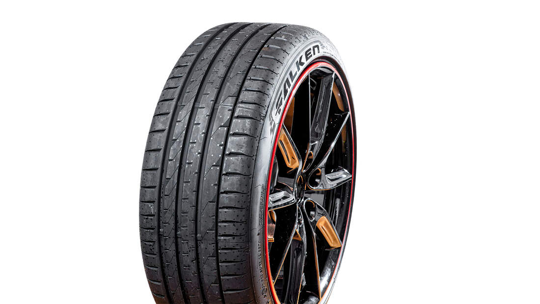 Sommerreifentest (225/40 R 18 Y) für die Kompaktklasse AUTO MOTOR UND SPORT