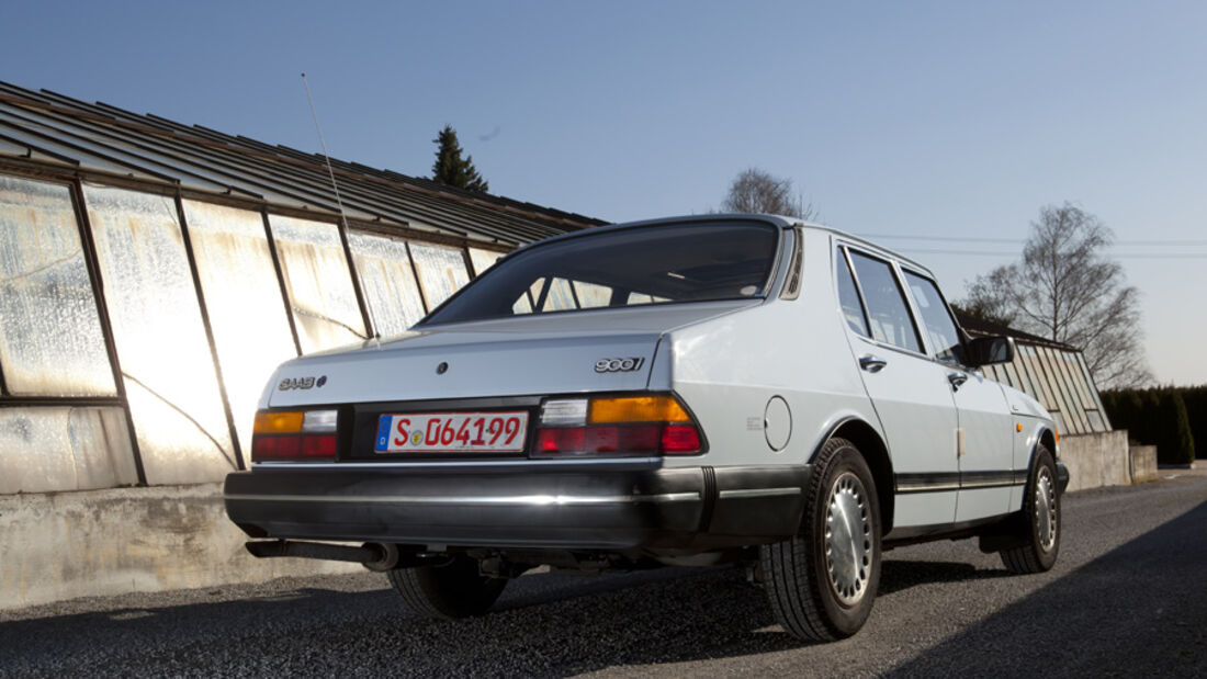 Saab 900