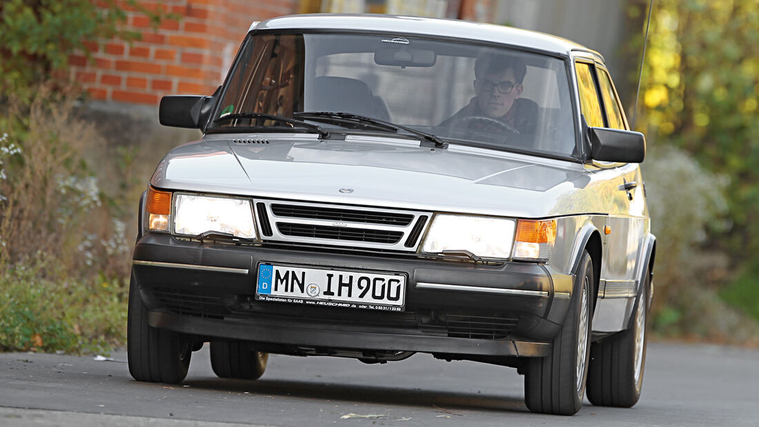 Saab 900, Frontansicht