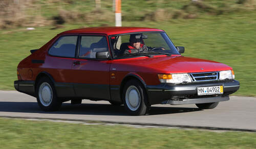 Saab 900 TURBO 16, Seitenansicht