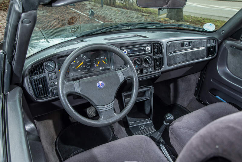 Saab 900i 16 Cabrio, Cockpit