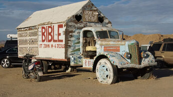 Salvation Mountain Cars, 1939er White Truck