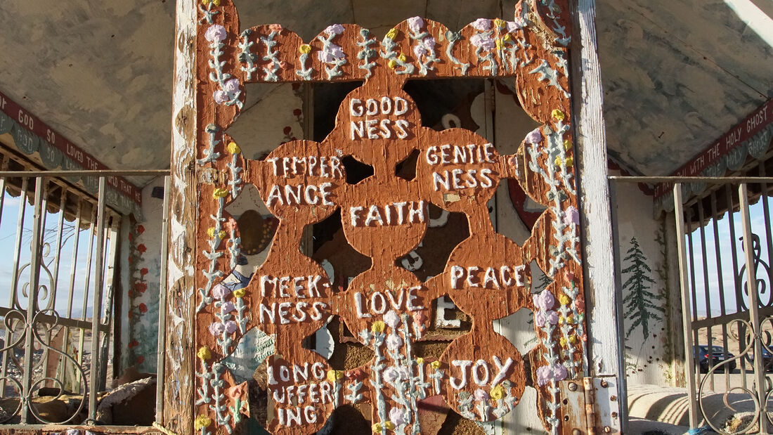 Salvation Mountain Cars, Truck