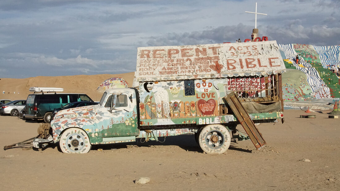 Salvation Mountain Cars, Truck