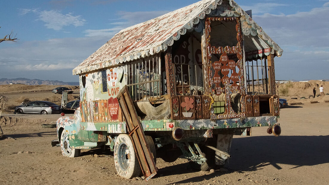 Salvation Mountain Cars, Truck