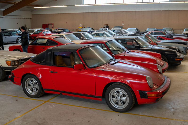 Scheunenfund bei Hamburg: 50 Porsche und Mercedes