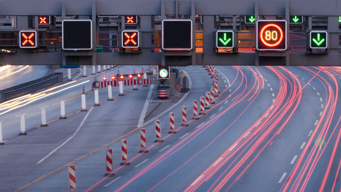 Schilderbrücke Autobahn