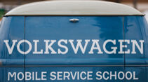 Schriftzug der VW T1 Schulwagen