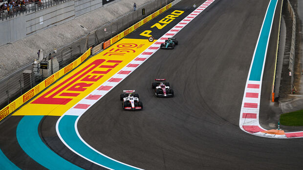 Schumacher - Bottas - Vettel - GP Abu Dhabi 2022 - Rennen