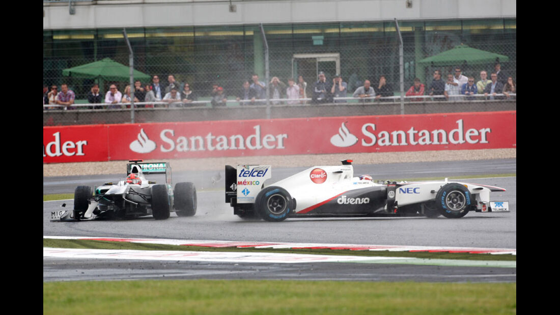 Schumacher Kobayashi GP England 2011 Rennen