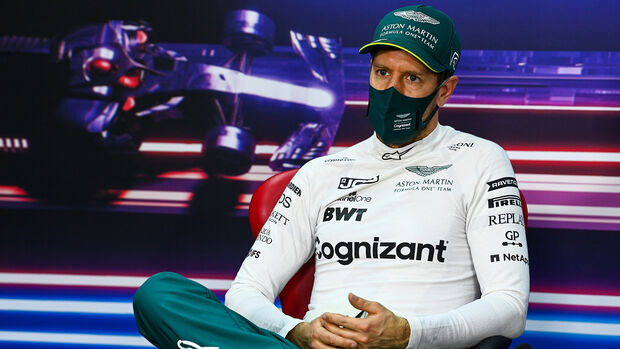 Sebastian Vettel - Aston Martin - Formel 1 - Test - Bahrain - 13. März 2021