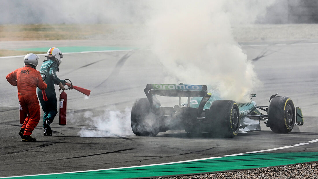 Sebastian Vettel - Aston Martin - Formel 1 - Test - Barcelona - 25. Februar 2022