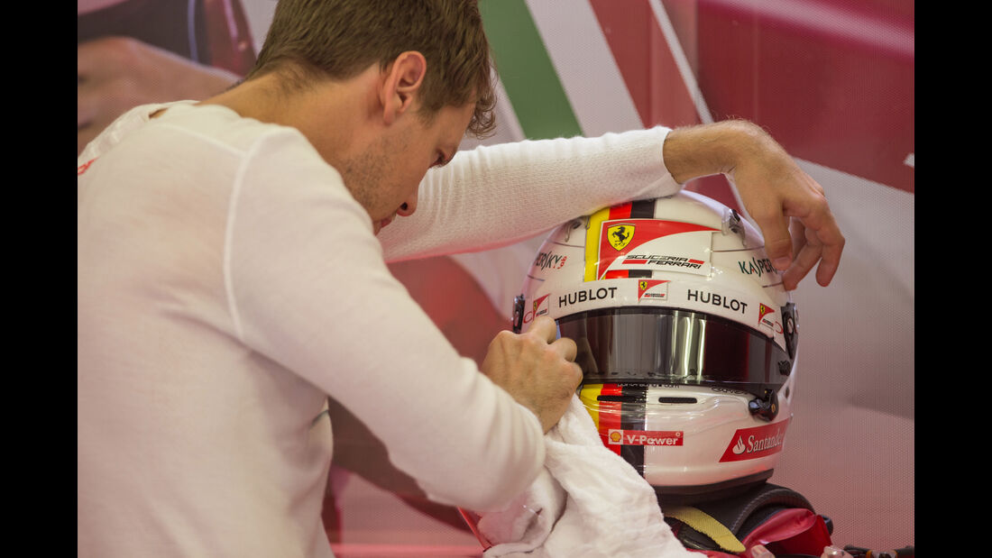 Sebastian Vettel - Danis Bilderkiste - Formel 1 - GP Bahrain 2015
