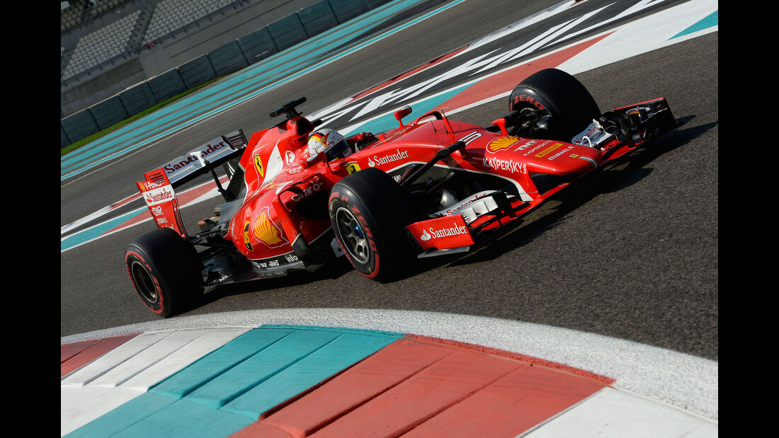 Sebastian Vettel - Ferrari - F1 Test - Abu Dhabi - Dienstag - 1.12.2015