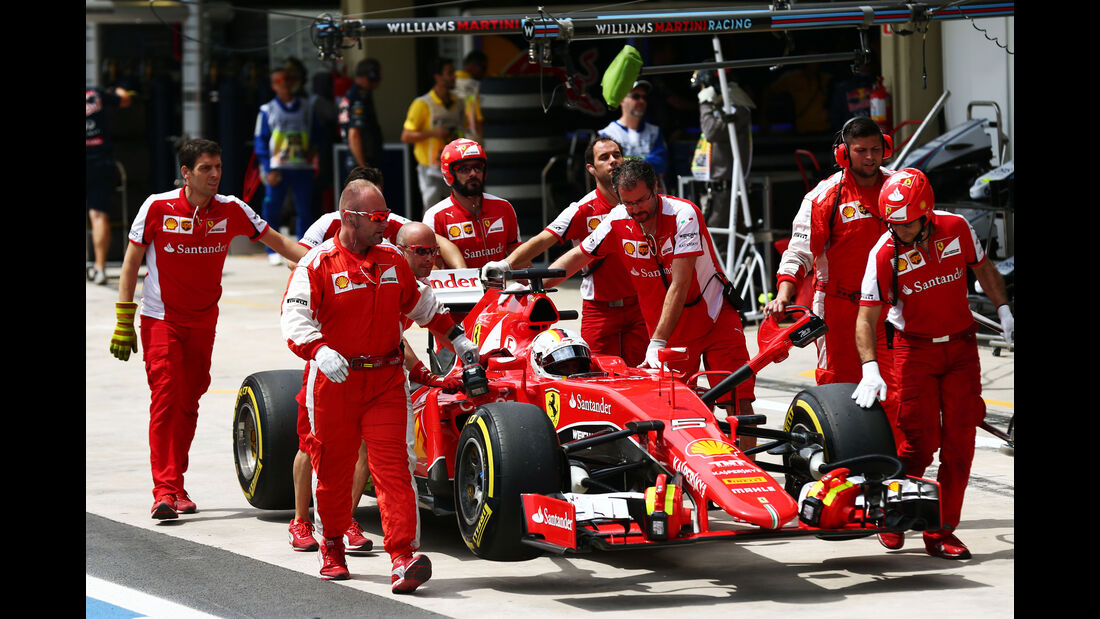 Sebastian Vettel - Ferrari - Formel 1 - GP Brasilien- 14. November 2015