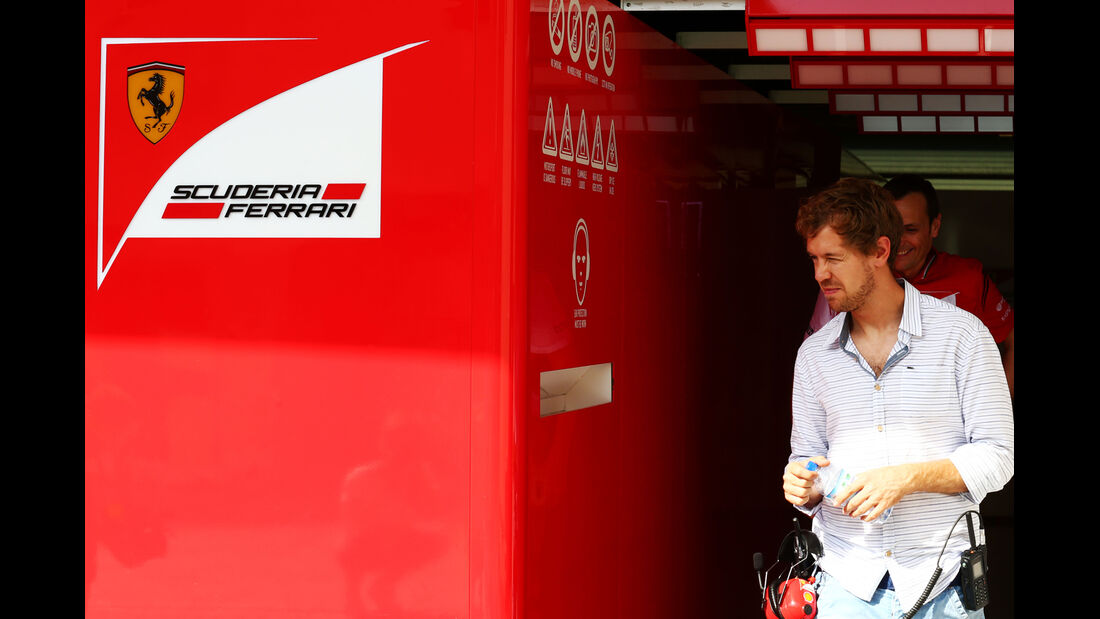 Sebastian Vettel - Ferrari - Formel 1 Test - Abu Dhabi - 25. November 2014
