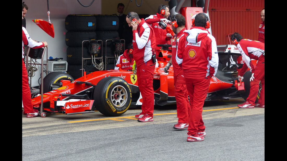 Sebastian Vettel - Ferrari - Formel 1-Test - Barcelona - 1. März 2015