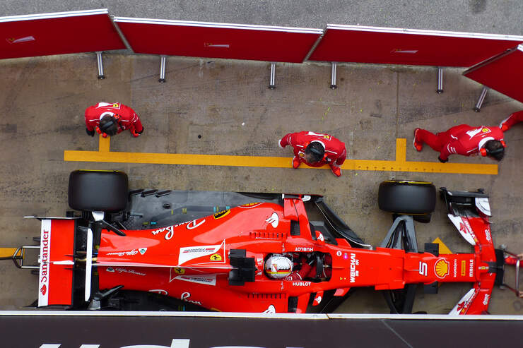 Sebastian-Vettel-Ferrari-Formel-1-Test-B