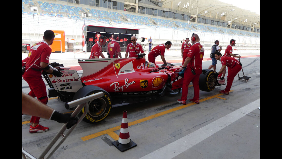 Sebastian Vettel - Ferrari - Formel 1 - Testfahrten - Bahrain - Mittwoch - 19.4.2017