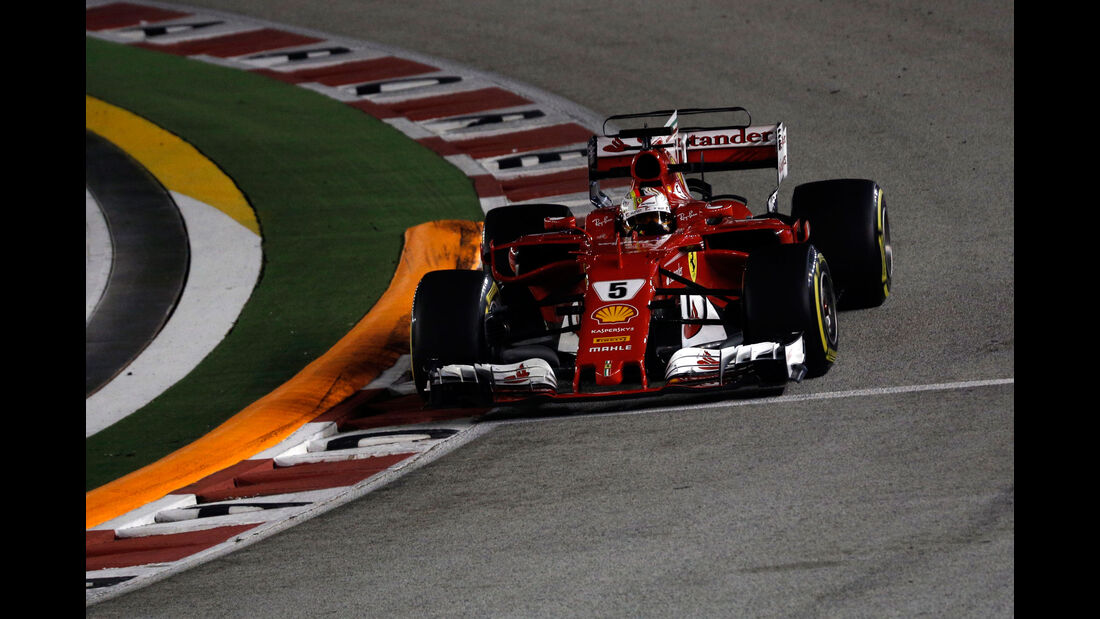 Sebastian Vettel - Ferrari - GP Singapur - Formel 1 - Freitag - 15.9.2017