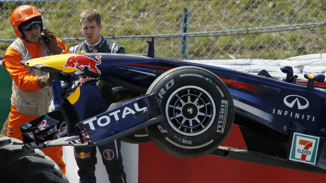 Sebastian Vettel GP Japan 2011 Crash