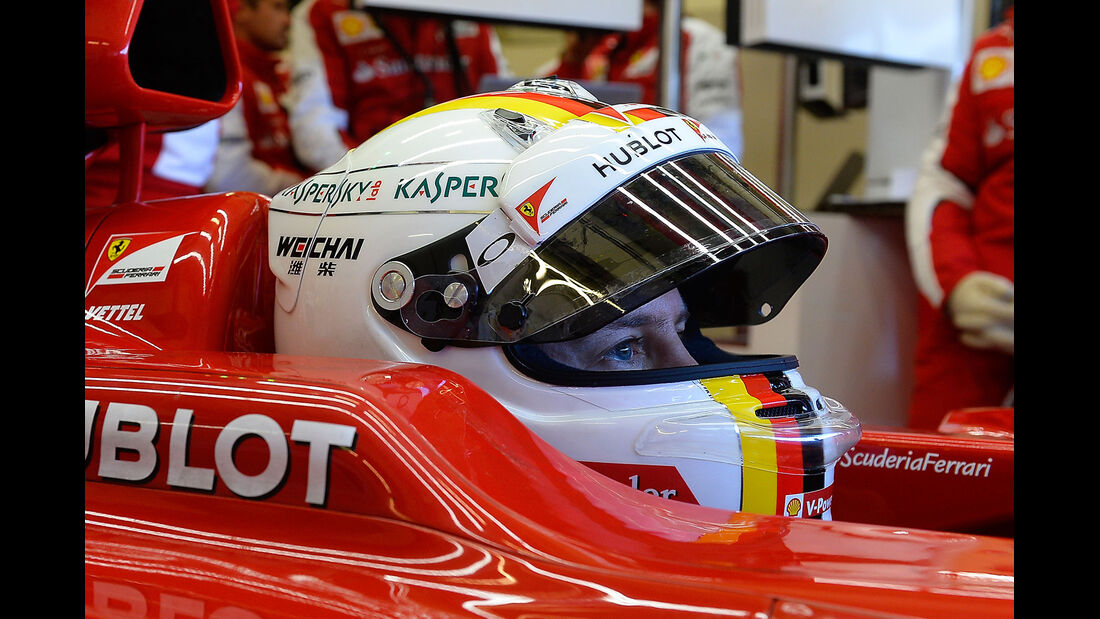 Sebastian Vettel - Helm Ferrari - 2015