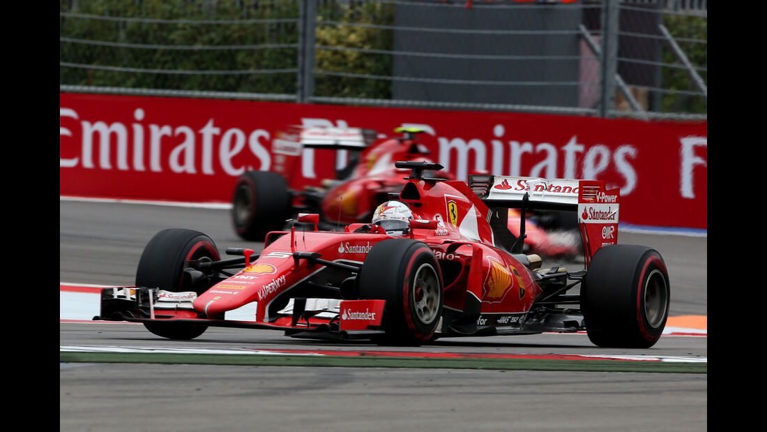 Sebastian Vettel - Kimi Räikkönen - Ferrari - GP Russland 2015 - Sochi - Rennen