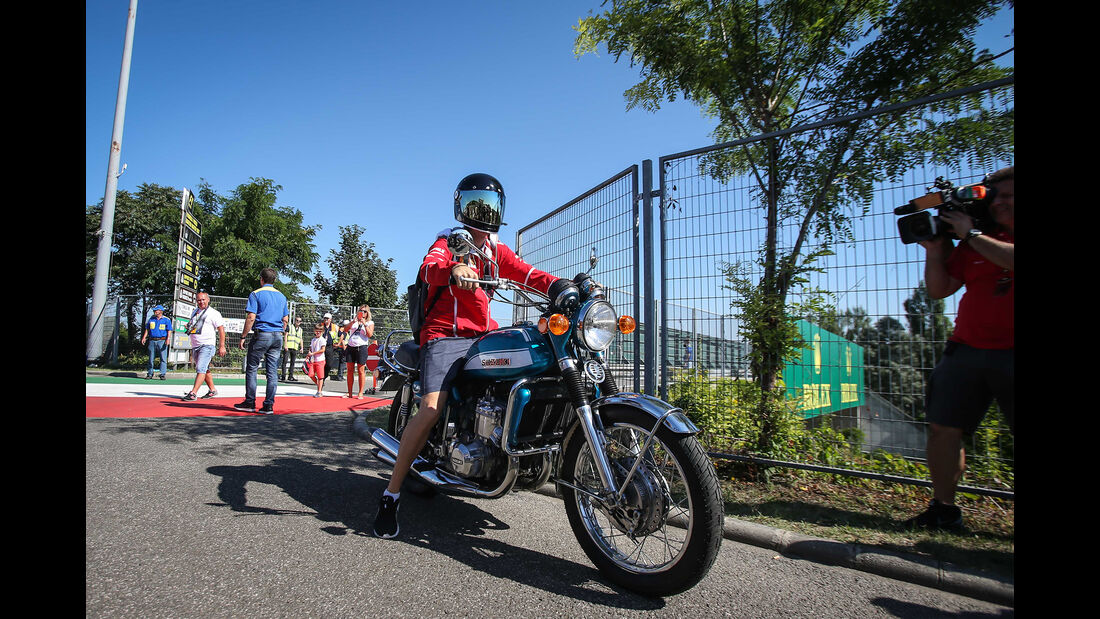 Sebastian Vettel - Motorrad - GP Ungarn 2017